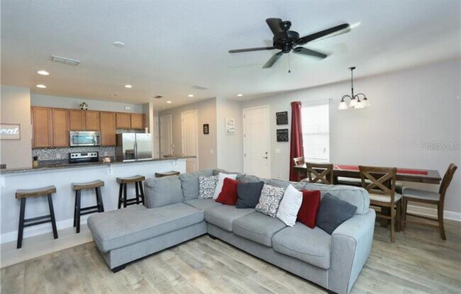 Building Photo - 8340 Kelsall Dr