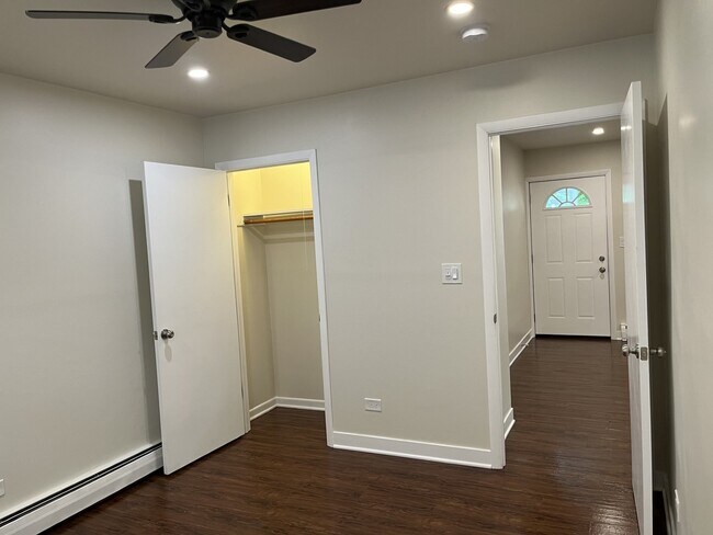 Building Photo - 209 W Maple Ave