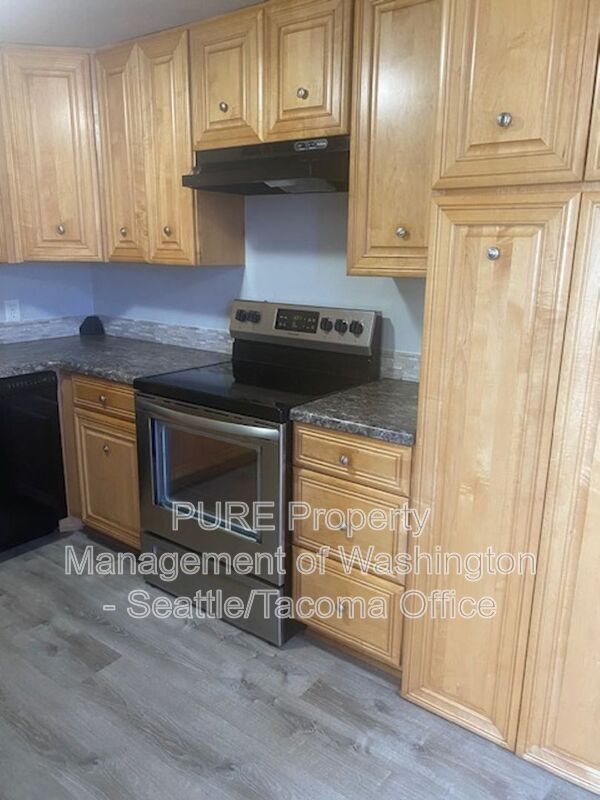 Building Photo - 1422 116th St S