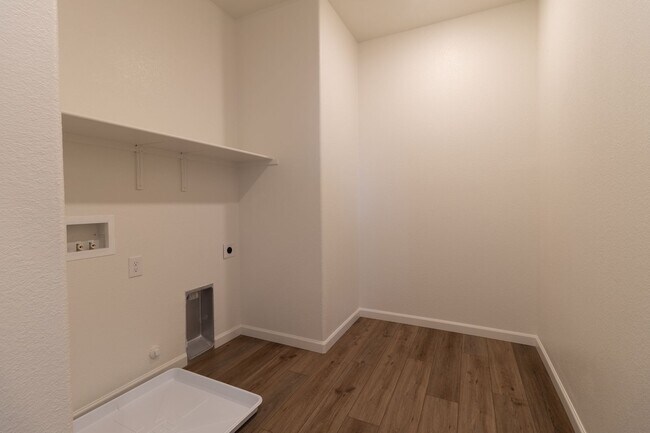 Building Photo - Stunning new home for rent in Manteca!
