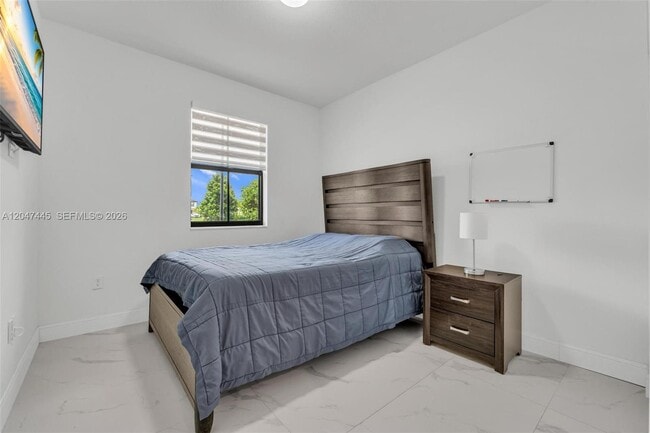 Building Photo - 3538 W 108th St