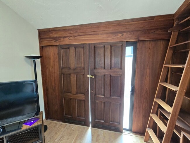Building Photo - Furnished 1-bedroom Pine Hill home!