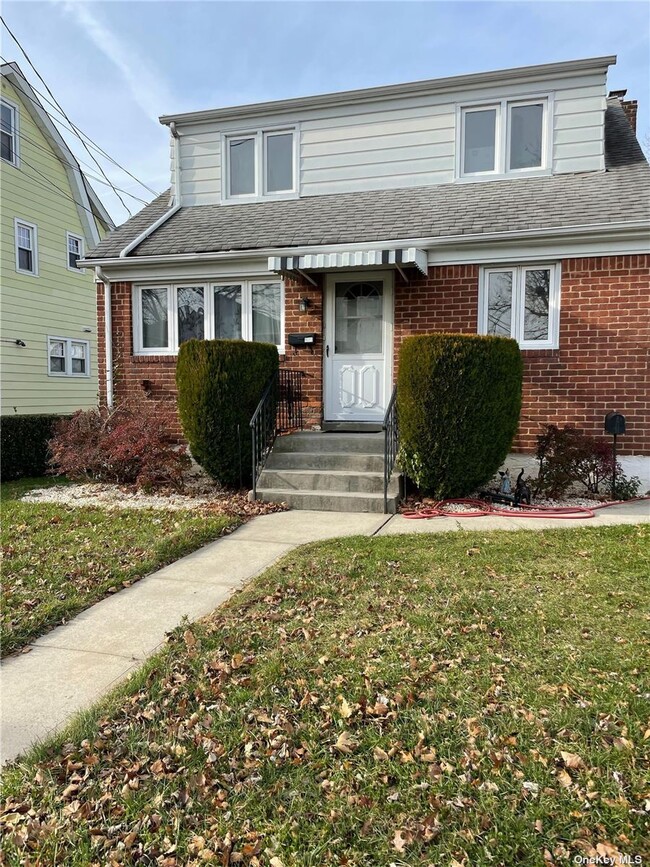 211 Roslyn Rd - 211 Roslyn Rd Mineola NY 11501 | Apartment Finder