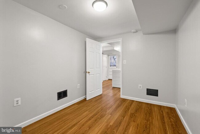 Building Photo - 342 Wesmond Dr