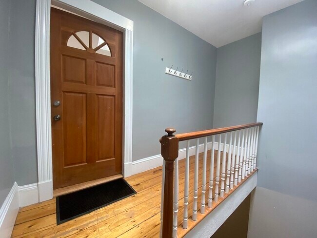 Building Photo - 444 Sumner St