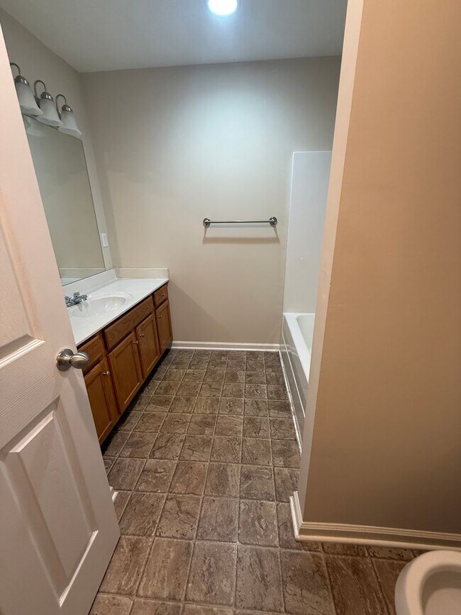 Building Photo - Upper Stone Apartments