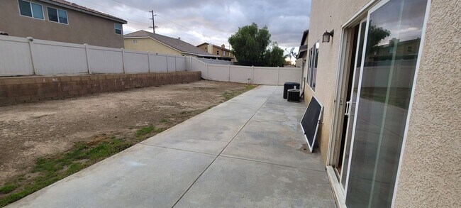 Building Photo - 1262 Garrett Way