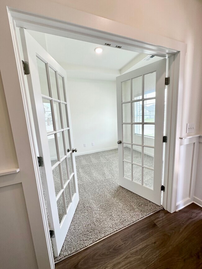 Building Photo - 4091 Textile Ln SW