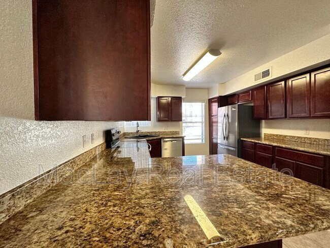 Building Photo - 8787 E Mountain View Rd