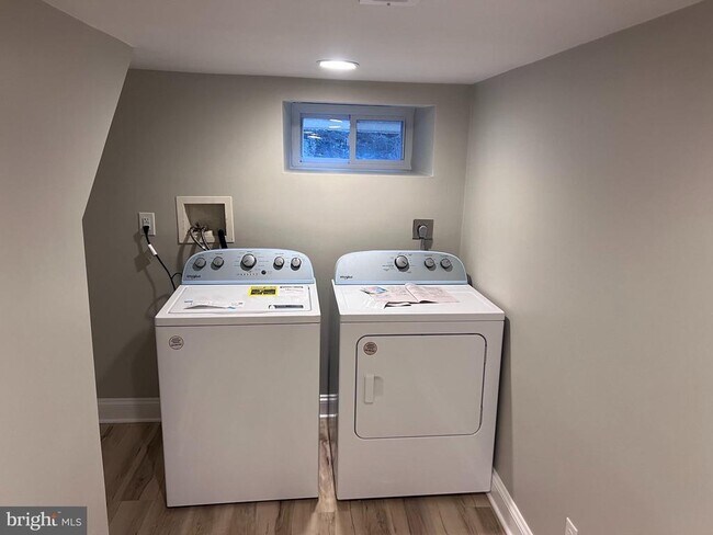 Building Photo - 137 Vassar St