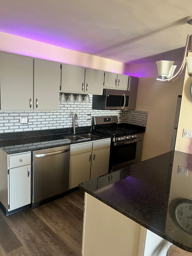 Building Photo - Portage Trail East Apartments