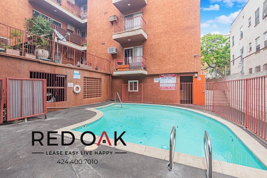 Building Photo - 509 N Berendo St
