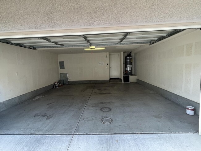 Building Photo - 300 Tesoro Gln