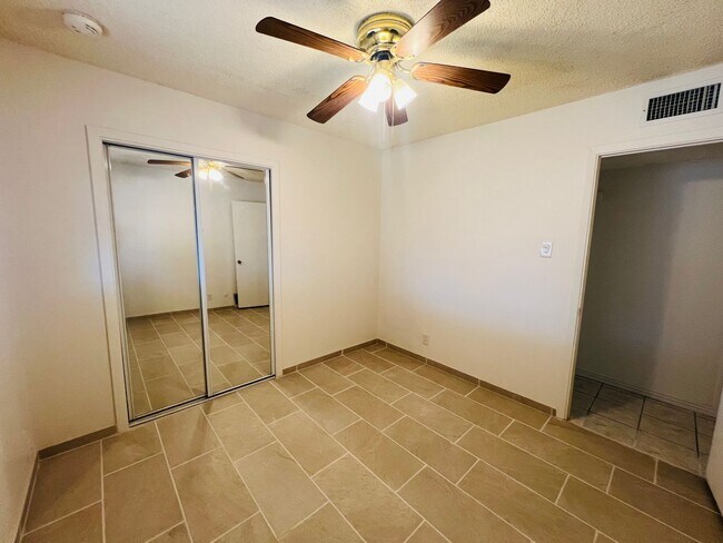 Building Photo - Adorable 3 bedroom, 1.75 bath home in East...