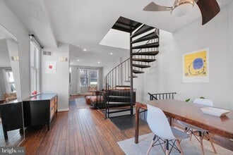 Building Photo - 3256 Q St NW