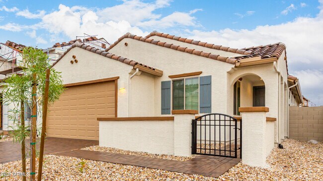 Building Photo - 8755 W Solano Dr