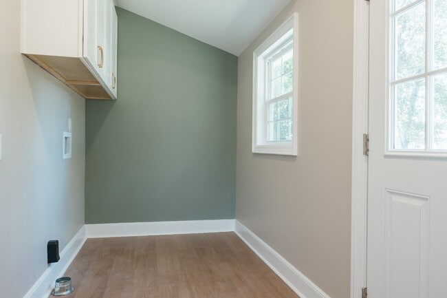 Building Photo - 332 Guilford St