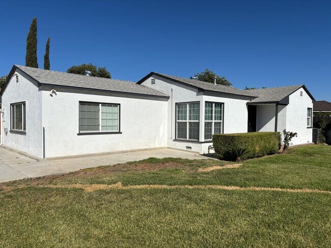 Primary Photo - Upgraded 3 bedroom home!