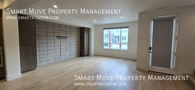 Building Photo - 3213 S Shadywood Way