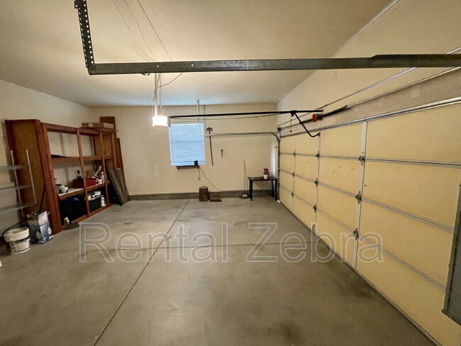 Building Photo - 233 Craftman Ct