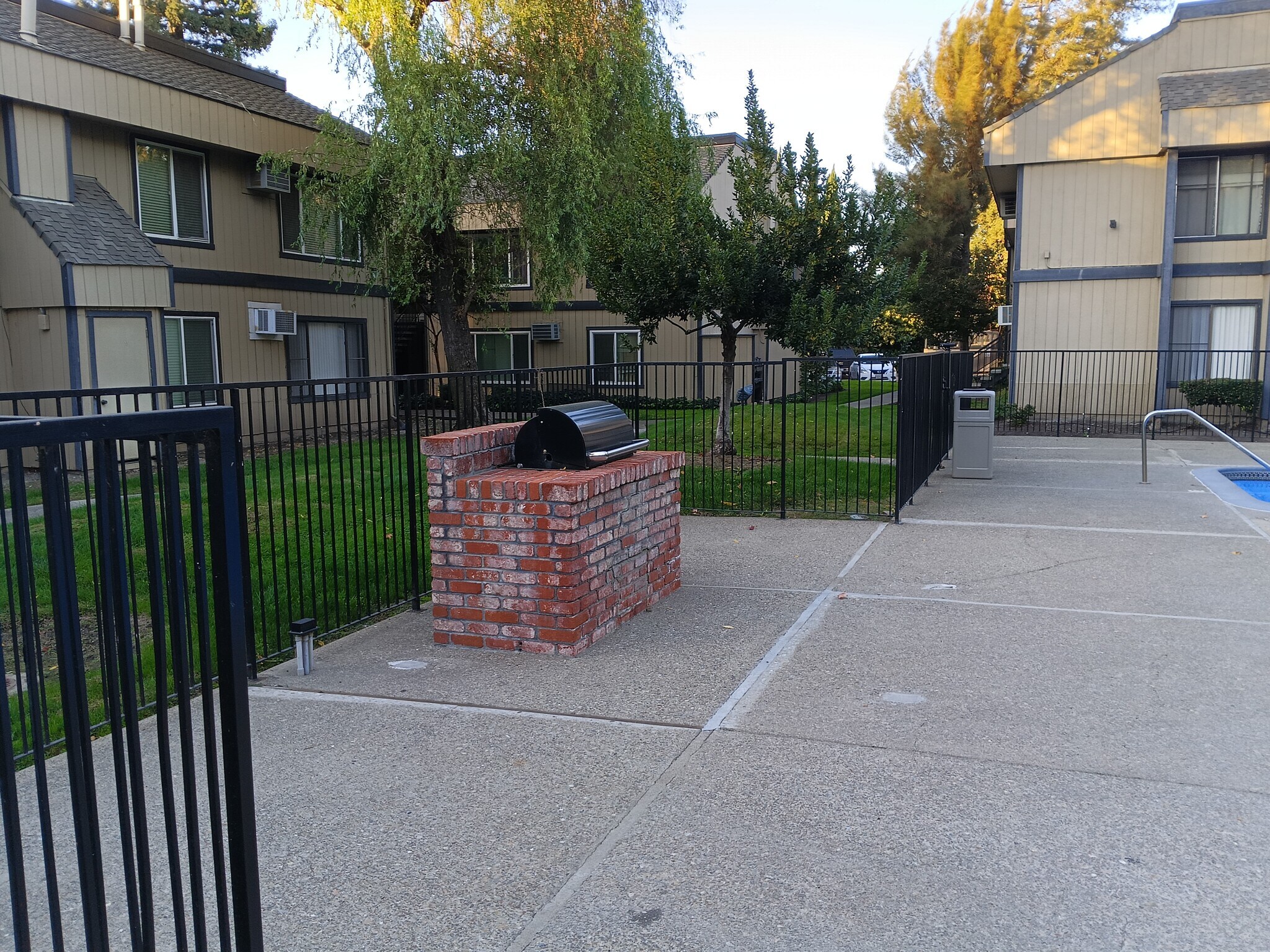 Building Photo - 6724 Plymouth Rd