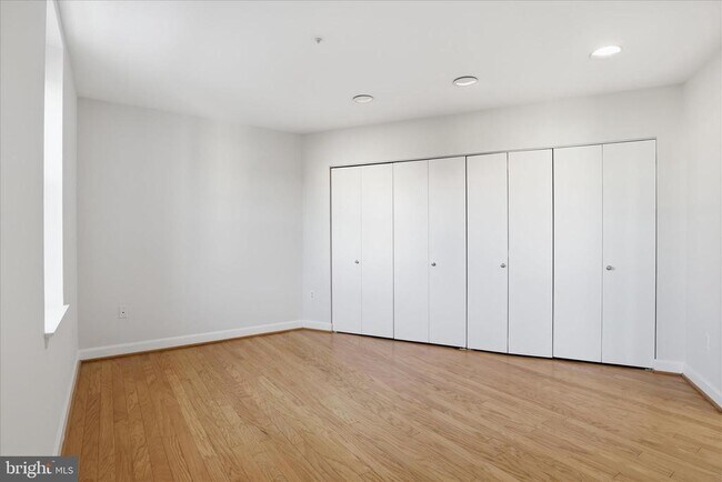 Building Photo - 1801 Calvert St NW