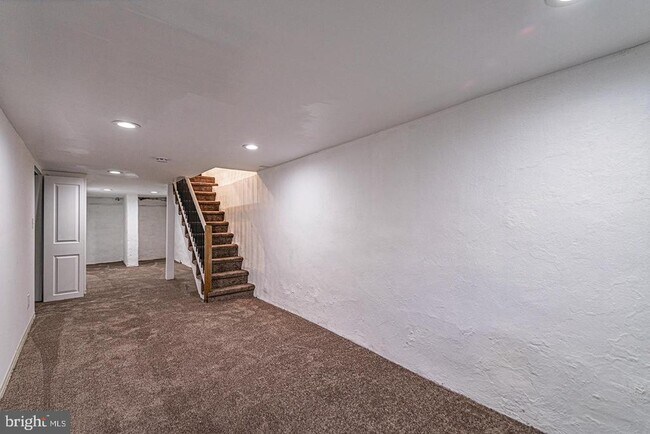 Building Photo - 2238 Oakford St