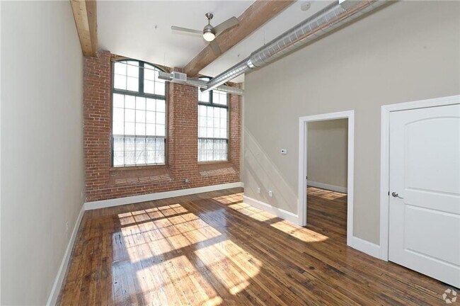 Building Photo - 75 Pocasset St