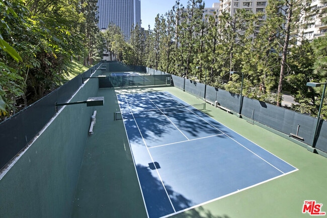 Building Photo - 2132 Century Park Ln