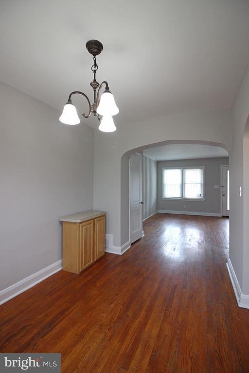 Building Photo - 529 Parksley Ave