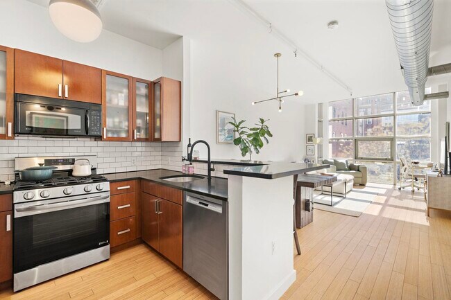 Building Photo - 234 10th St