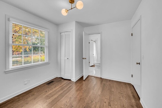 Building Photo - Stunning 3BR/2BA Home in the Highly Sought...