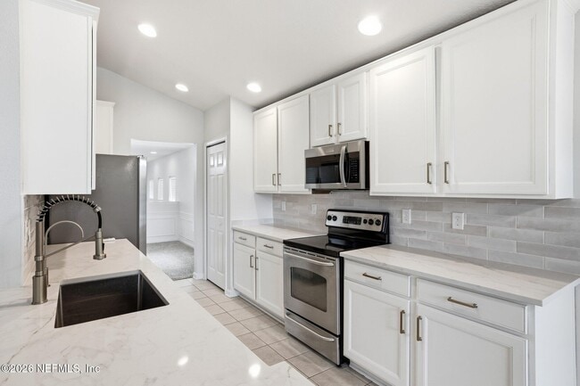 Building Photo - 6726 White Blossom Cir
