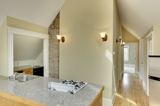 3rd fl kitchen #2 - 3302 Harriet Ave