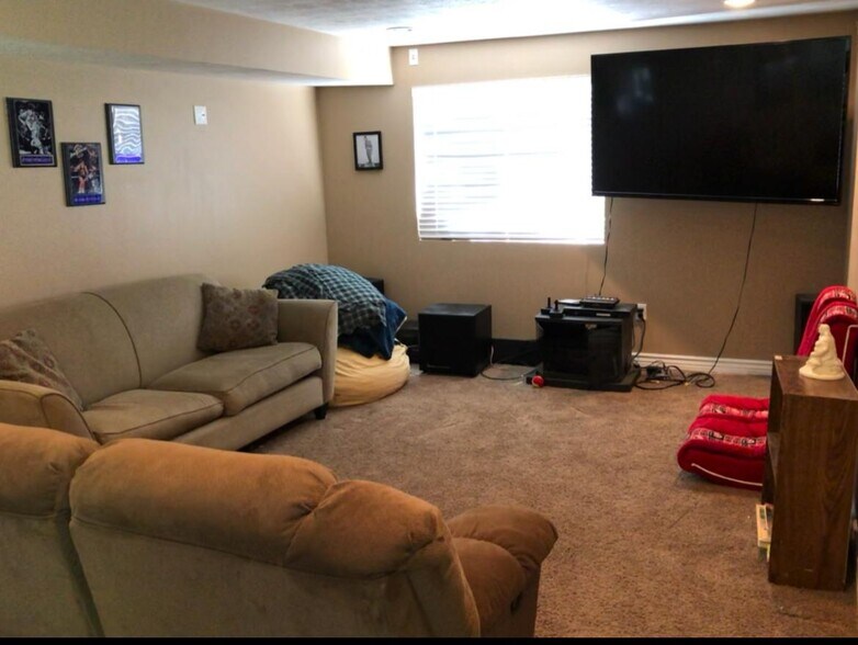 Building Photo - 4588 Spring Meadow Dr