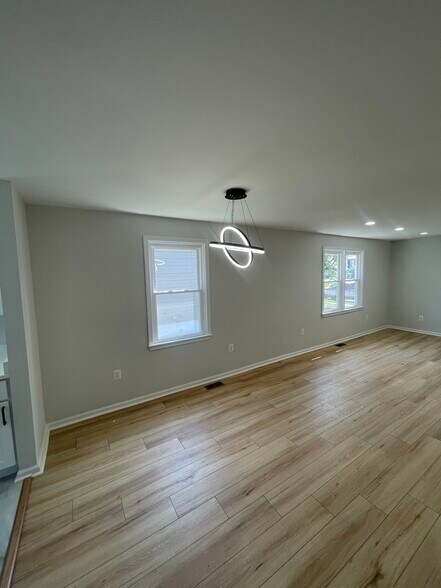 Dining Area - 2502 Linwood Rd