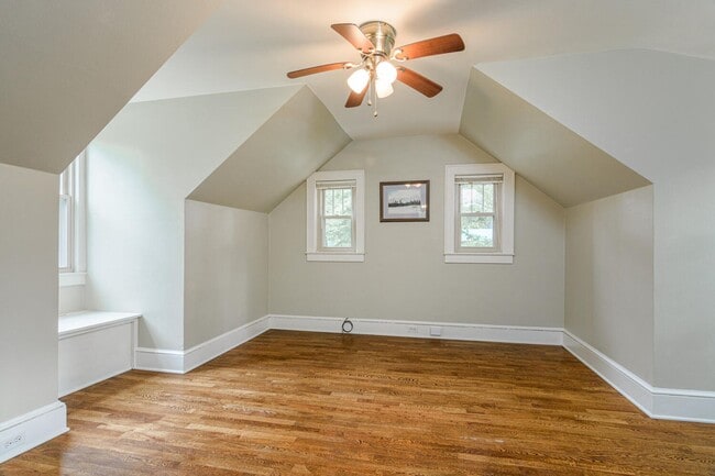 Building Photo - Charming Three-Bedroom Home East of Asheville