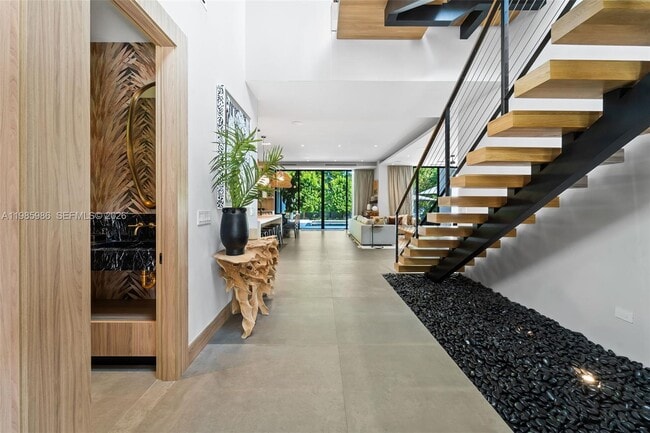 Building Photo - 8625 NE 10th Ave