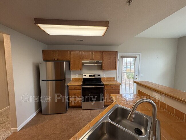 Building Photo - 7440 S Blackhawk St