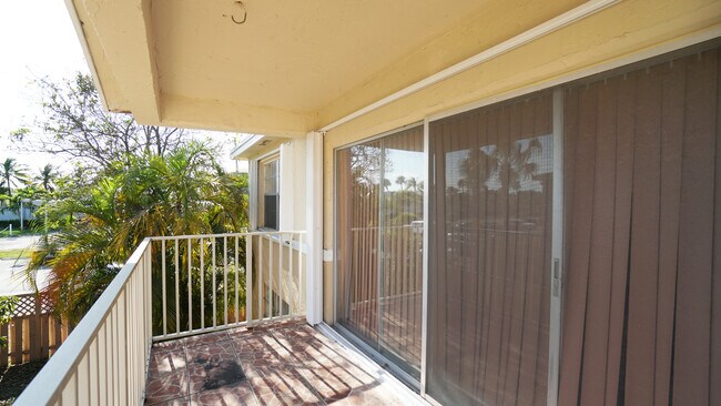 Building Photo - 4670 NW 79th Ave
