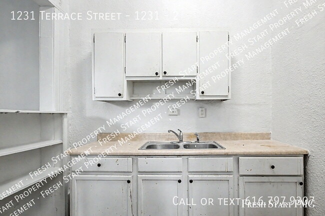 Building Photo - 1231 Terrace St
