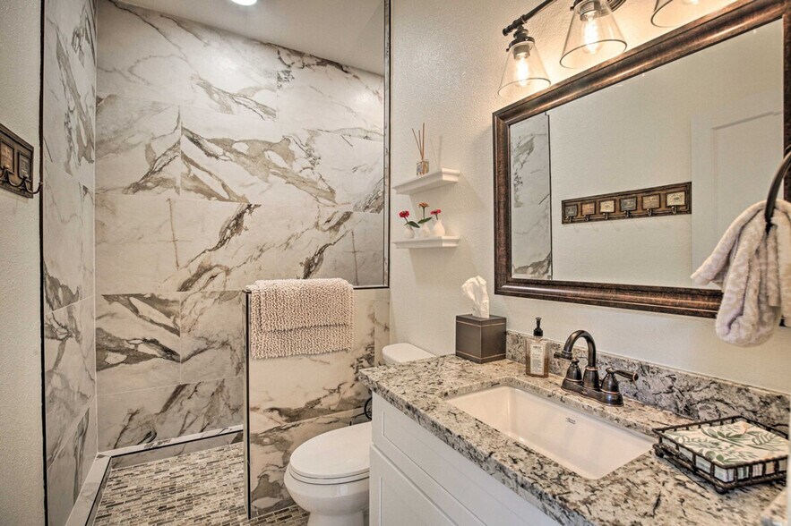 Building Photo - 7717 La Orquidia