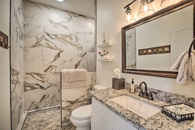 Building Photo - 7717 La Orquidia