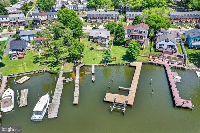 Building Photo - 8027 Shore Rd