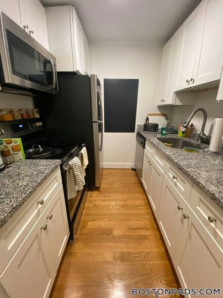 Building Photo - 776 Columbus Ave