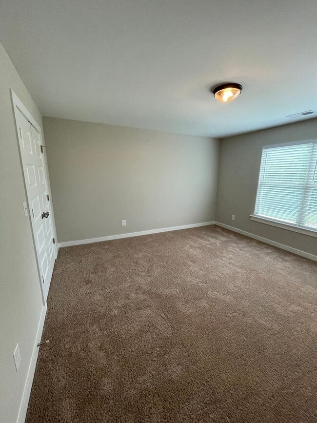 Building Photo - New Construction Home for Rent in Weaver, ...