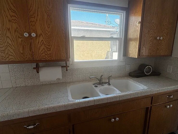 Building Photo - 4350 Filhurst Ave