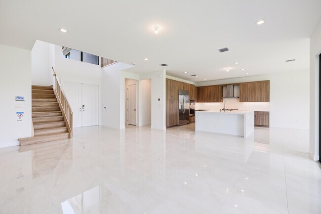 Building Photo - 9451 Riverside Pk Dr