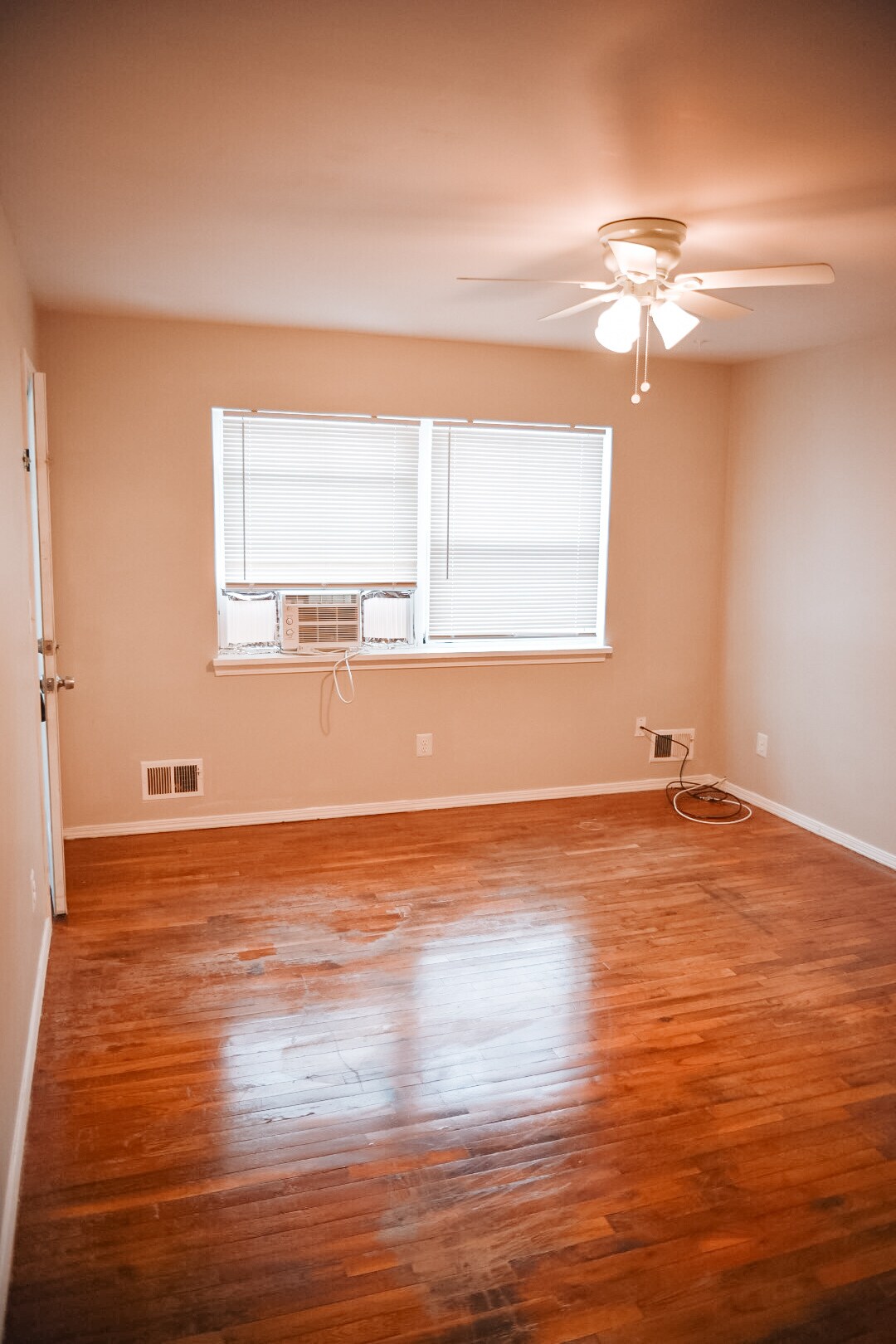 Building Photo - 4700 Walnut Grove Ave