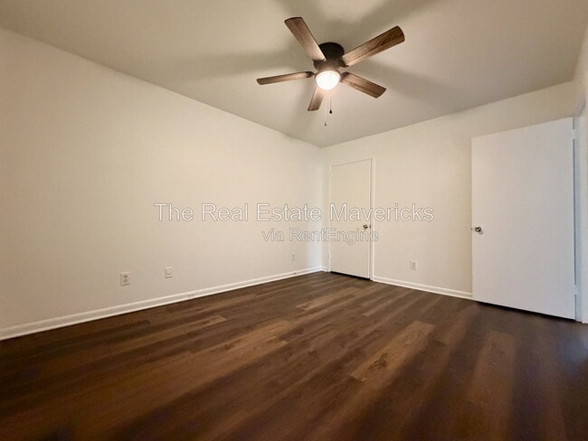 Building Photo - 3638 Missionaire Ave